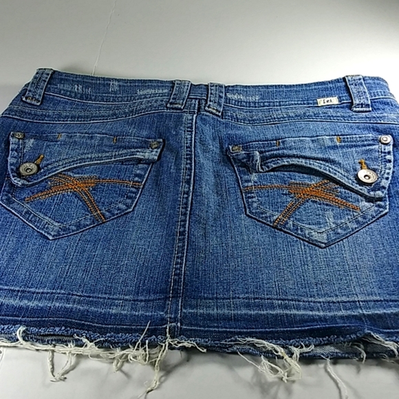 Lei Denim Mini Skirt. - Picture 3 of 5